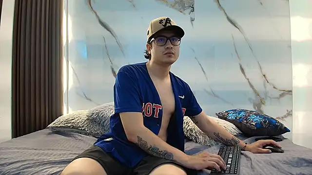 Danner Alaia online show from 15, 1, 2026