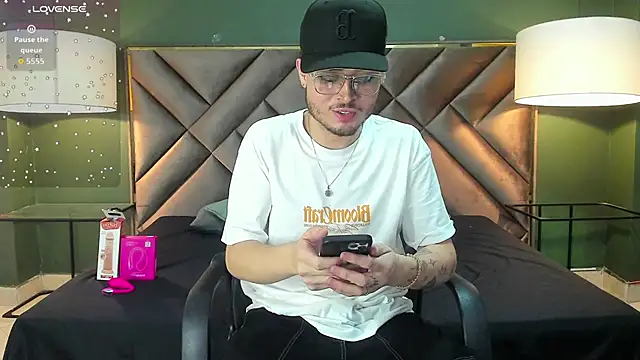 Snapshot of Salvattore_Muller chatting on 25, 2, 2026 Salvattore Muller online show from 25, 2, 2026