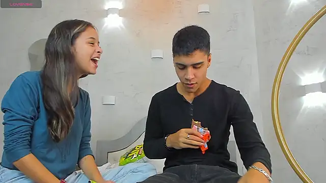 Snapshot of bastian_and_samantha chatting on 15, 2, 2026 bastian and samantha online show from 15, 2, 2026