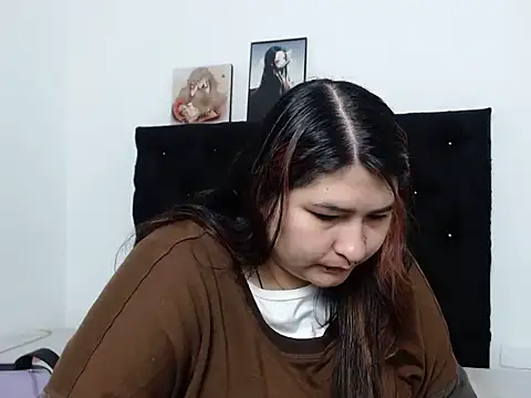 Snapshot of LauraHorny69 chatting on 2, 3, 2026 LauraHorny69 online show from 2, 3, 2026