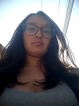 Snapshot of Karla-giraldo_1 chatting on 4, 3, 2026 Karla-giraldo 1 online show from 4, 3, 2026