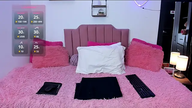 Nina curves online show from 7, 2, 2026