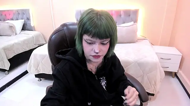 Bela Craxkerr online show from 24, 2, 2026