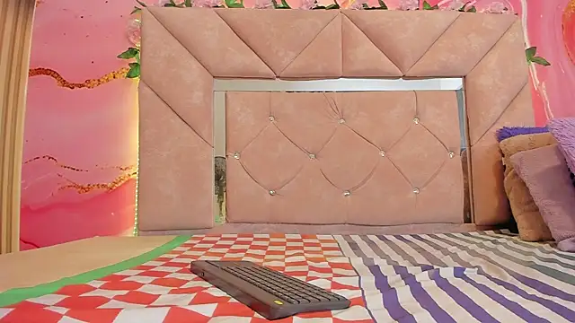 sweet  luna   online show from 1, 6, 2026