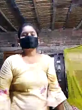 Hot Sweeti online show from 8, 4, 2026