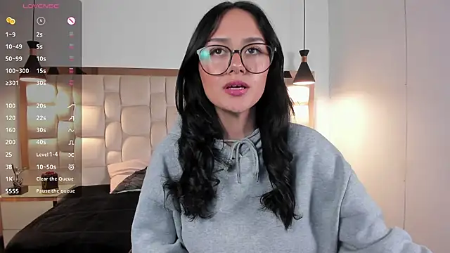 Snapshot of NiccolleHall chatting on 18, 2, 2026 NiccolleHall online show from 18, 2, 2026