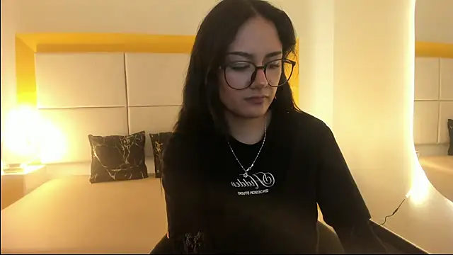 Snapshot of NiccolleHall chatting on 20, 2, 2026 NiccolleHall online show from 20, 2, 2026