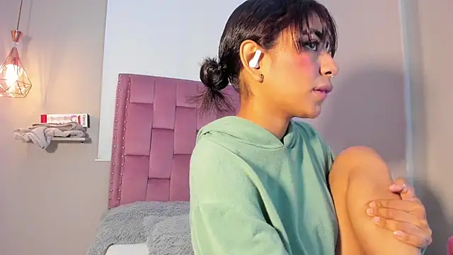 Scarlet Vixen  online show from 16, 3, 2026