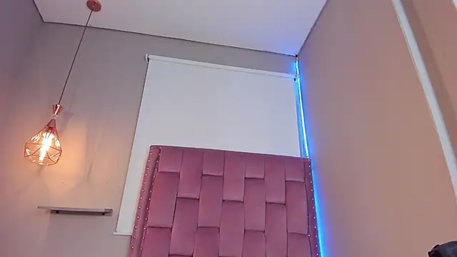 Scarlet Vixen  online show from 1, 4, 2026