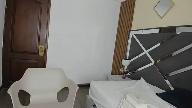 Ambarross  online show from 10, 2, 2026