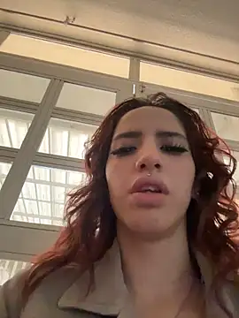 Snapshot of elodie_rouge chatting on 19, 6, 2026 elodie rouge online show from 19, 6, 2026