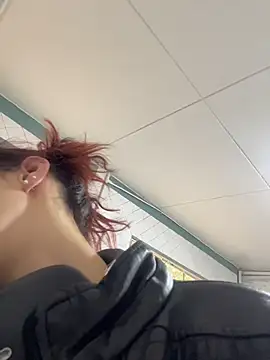 Snapshot of elodie_rouge chatting on 24, 6, 2026 elodie rouge online show from 24, 6, 2026