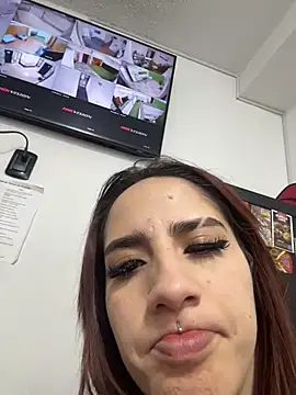 Snapshot of elodie_rouge chatting on 26, 6, 2026 elodie rouge online show from 26, 6, 2026