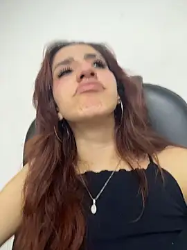 Snapshot of elodie_rouge chatting on 3, 7, 2026 elodie rouge online show from 3, 7, 2026