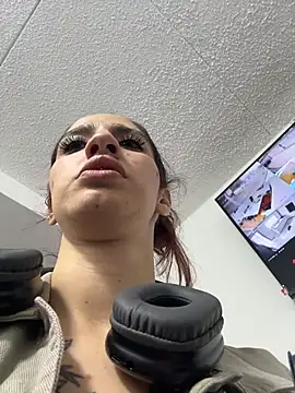 Snapshot of elodie_rouge chatting on 16, 7, 2026 elodie rouge online show from 16, 7, 2026