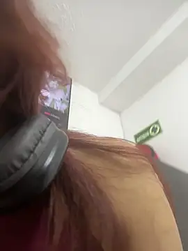 Snapshot of elodie_rouge chatting on 18, 7, 2026 elodie rouge online show from 18, 7, 2026