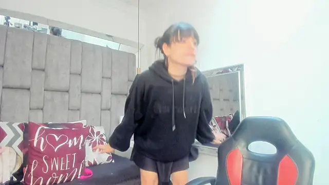 JenniQ69 online show from 12, 3, 2026