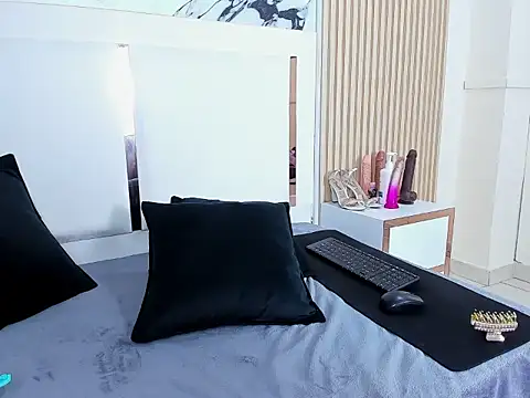 Zoehoney hl online show from 18, 3, 2026