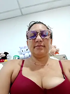Snapshot of mariacarlota chatting on 7, 5, 2026 mariacarlota online show from 7, 5, 2026