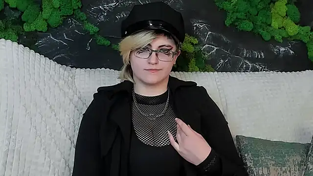 Snapshot of ABSI_GLITCH chatting on 3, 2, 2026 ABSI GLITCH online show from 3, 2, 2026