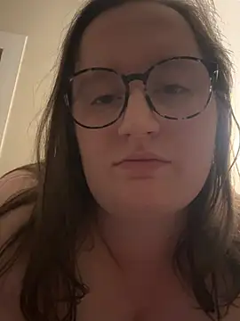 Snapshot of lucycomestrue chatting on 19, 1, 2026 lucycomestrue online show from 19, 1, 2026
