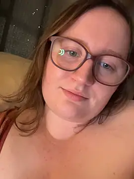 Snapshot of lucycomestrue chatting on 13, 6, 2026 lucycomestrue online show from 13, 6, 2026