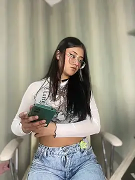 Snapshot of StrawberryPink_ chatting on 21, 2, 2026 StrawberryPink online show from 21, 2, 2026