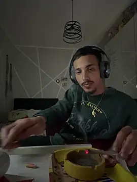 Snapshot of piccolo2002 chatting on 18, 3, 2026 piccolo2002 online show from 18, 3, 2026