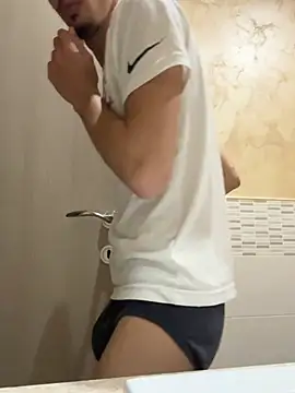 Snapshot of piccolo2002 chatting on 19, 3, 2026 piccolo2002 online show from 19, 3, 2026