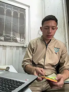 santiObrero online show from 13, 4, 2026