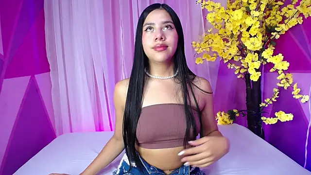 Snapshot of Lory_Bonny chatting on 4, 2, 2026 Lory Bonny online show from 4, 2, 2026