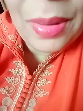 Snapshot of Naughty-Yousra chatting on 15, 5, 2026 Naughty-Yousra online show from 15, 5, 2026