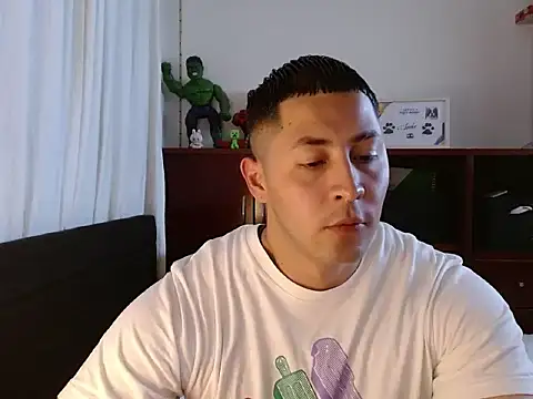 Snapshot of Spilios_low chatting on 9, 8, 2026 Spilios low online show from 9, 8, 2026