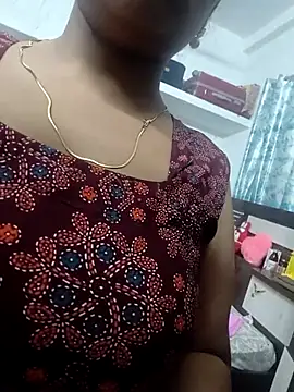 Hot-Tinaa online show from 12, 4, 2026