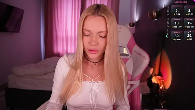 Snapshot of cutebon chatting on 2, 4, 2026 cutebon online show from 2, 4, 2026
