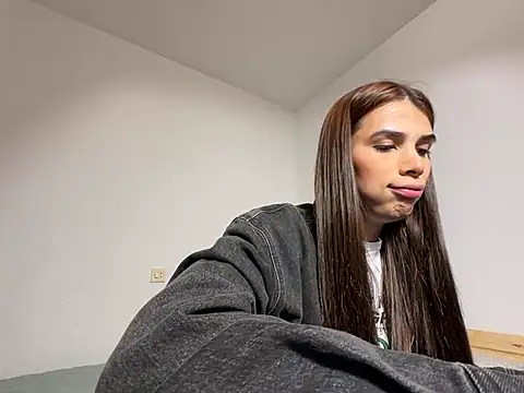 Lily WellGifted online show from 18, 5, 2026