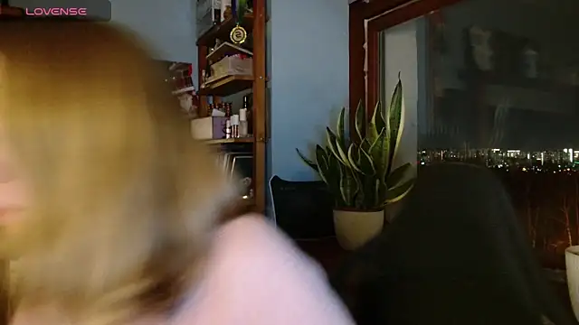 Daisy Lovely online show from 21, 3, 2026