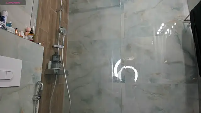 KikkoLee online show from 25, 4, 2026