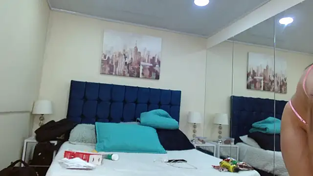 Snapshot of MaddieQuinn chatting on 7, 2, 2026 MaddieQuinn online show from 7, 2, 2026