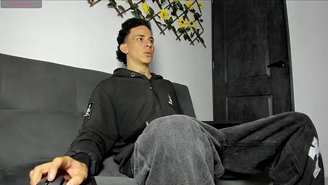 Maxxx bigcockx online show from 15, 4, 2026