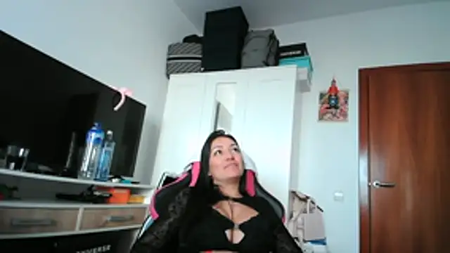 Snapshot of Yulian_Milf chatting on 14, 2, 2026 Yulian Milf online show from 14, 2, 2026