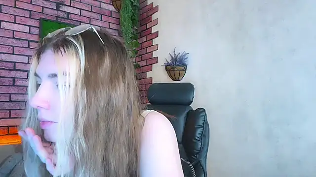 Snapshot of Eva_StarXXXX chatting on 18, 3, 2025 Eva StarXXXX online show from 18, 3, 2025