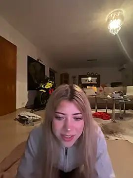 Snapshot of MelliMoon chatting on 1, 2, 2026 MelliMoon online show from 1, 2, 2026