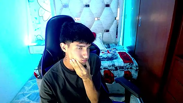 Akyra latinn online show from 30, 3, 2026