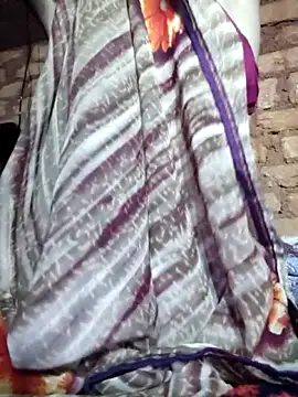 Juli cut online show from 7, 3, 2026