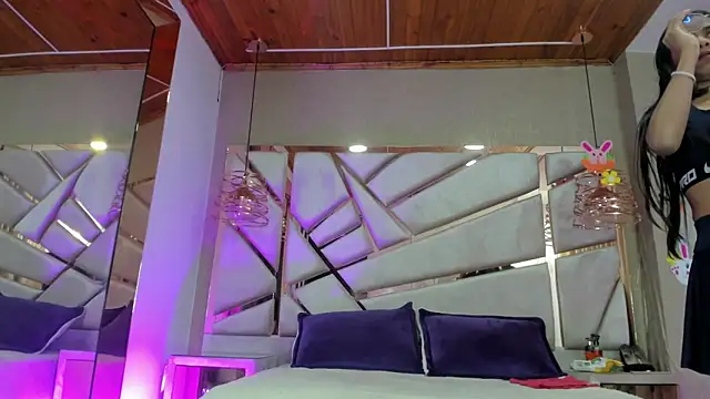 francis 20 online show from 11, 4, 2026