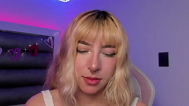 Snapshot of adhalee_js chatting on 18, 2, 2026 adhalee js online show from 18, 2, 2026