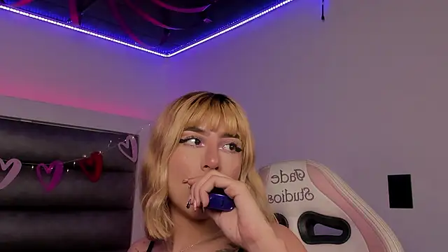 Snapshot of adhalee_js chatting on 19, 2, 2026 adhalee js online show from 19, 2, 2026