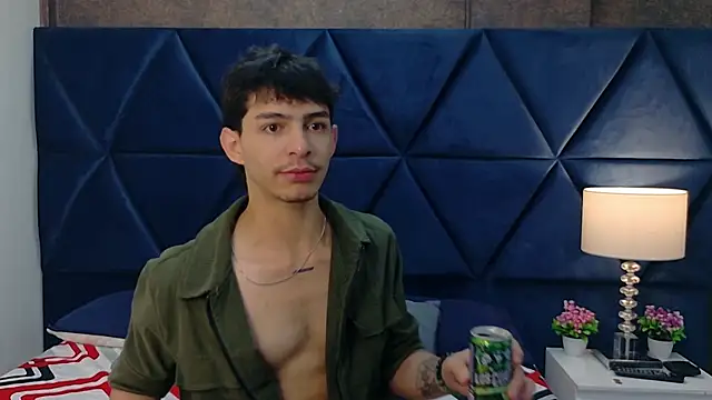 Snapshot of Logan_Woods chatting on 16, 2, 2026 Logan Woods online show from 16, 2, 2026