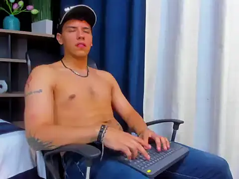 Snapshot of Tobias_Vega chatting on 15, 2, 2026 Tobias Vega online show from 15, 2, 2026